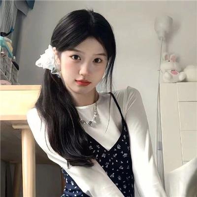 穿着旗袍的女孩